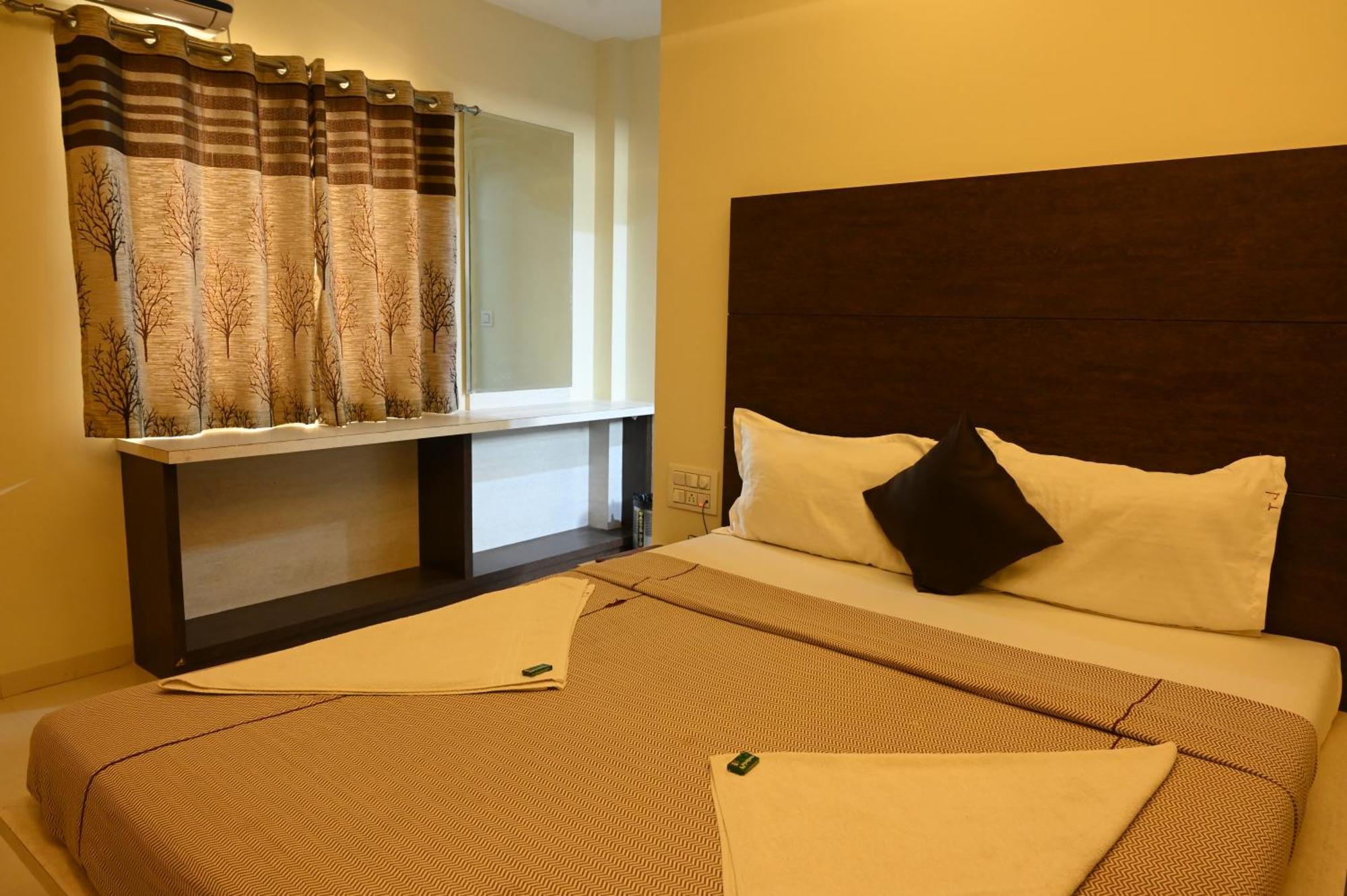 Hotel Ramkrishna Inn Kolhapur Buitenkant foto