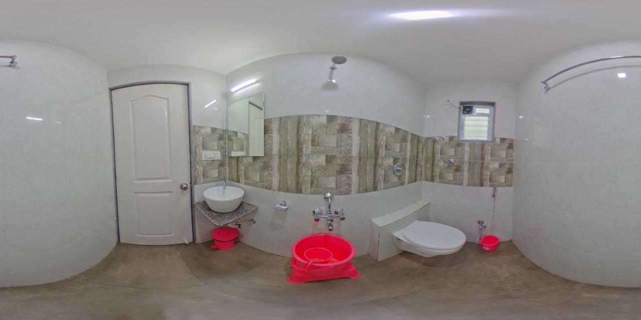 Hotel Ramkrishna Inn Kolhapur Buitenkant foto