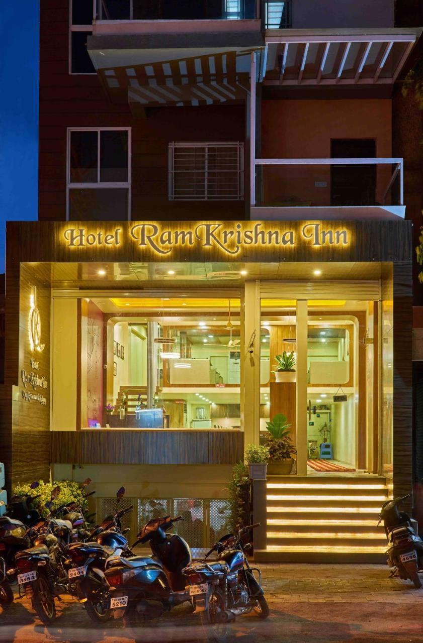 Hotel Ramkrishna Inn Kolhapur Buitenkant foto